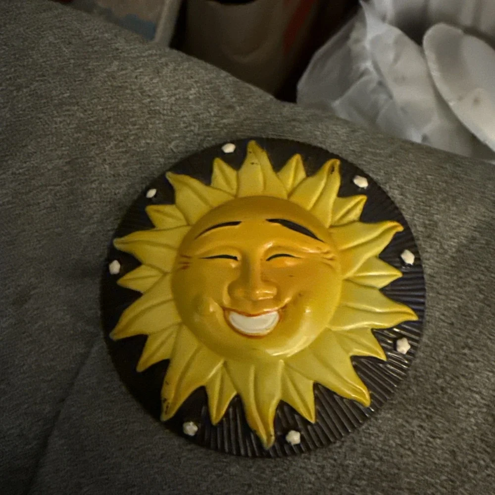 Plastic Smiling Sun Face Magnet Pre Owned 4.5